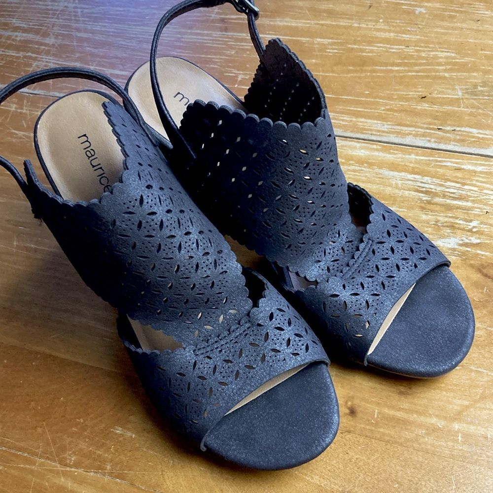 Maurices Emilia Perforated Cutout Block Black Sandals Glitter Sparkle Size 6.5